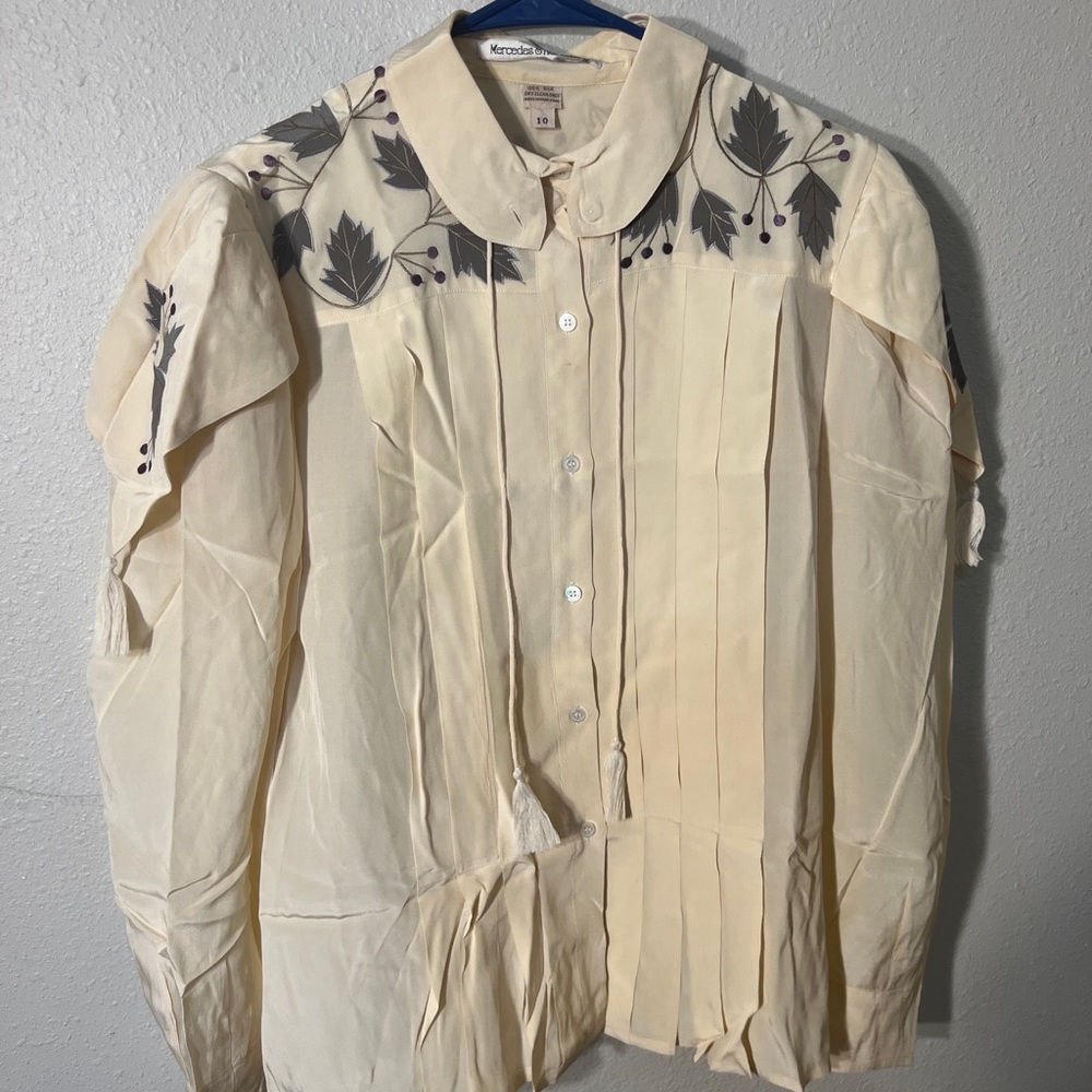 Vintage Mercedes & Adrienne 100% Silk Button Down Blouse sz 10 Beige W. Leaves